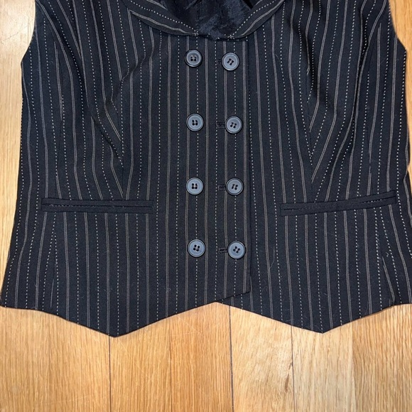 Loft Vest that I loved to wear to dinner or a night out! Doesn’t fit anymore - Picture 4 of 4